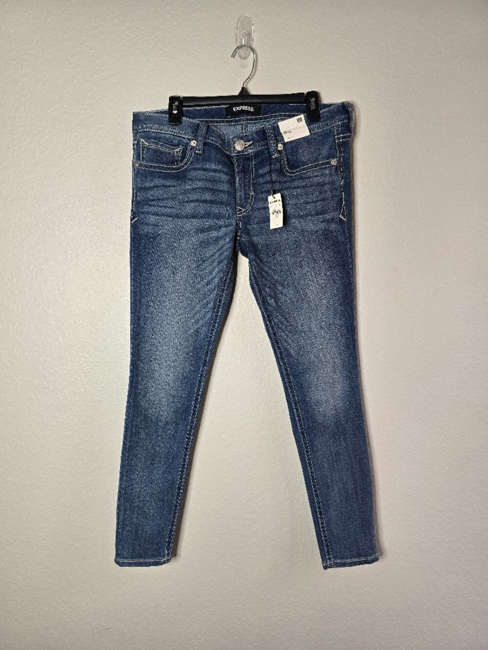 EXPRESS Women's Medium Wash Low-Rise Legging Jean 10R